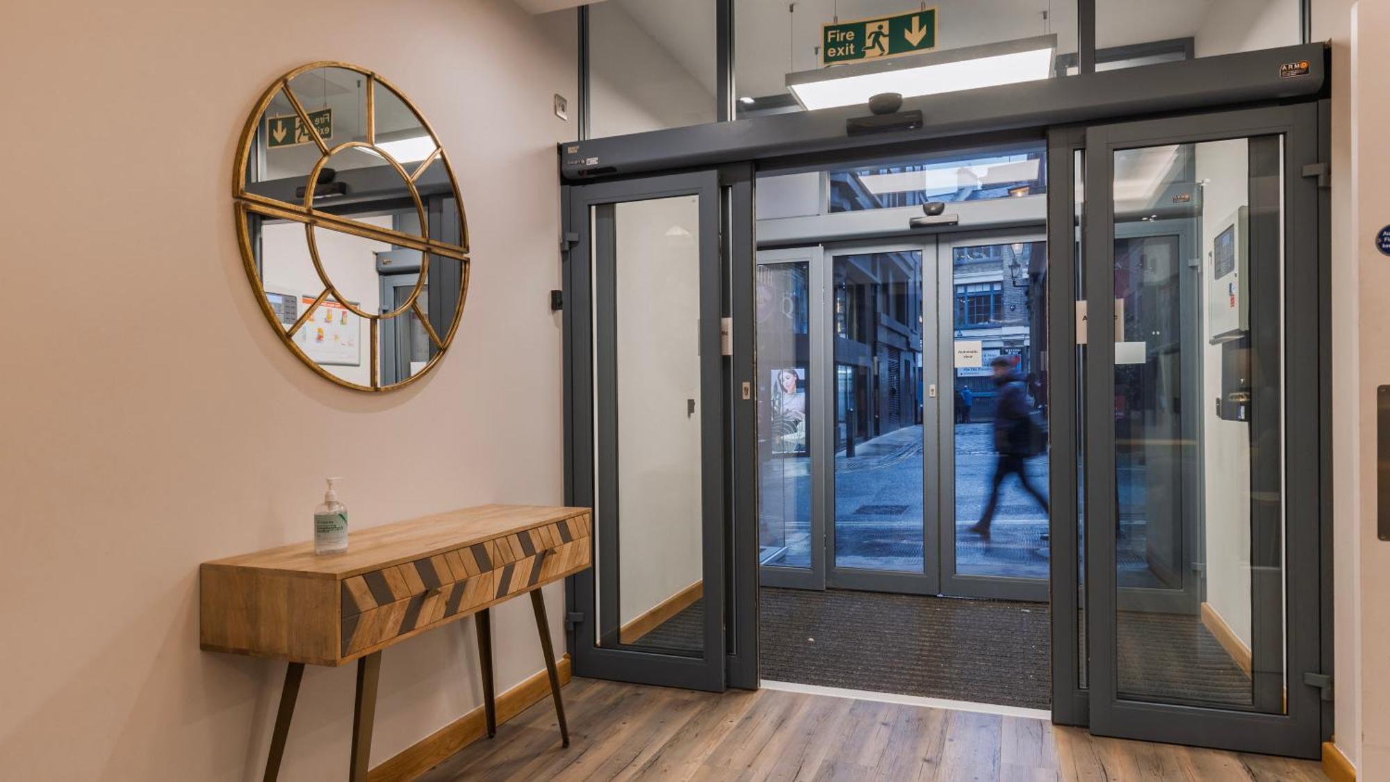Farringdon Serviced Apartments By Lovelystay Londen Buitenkant foto